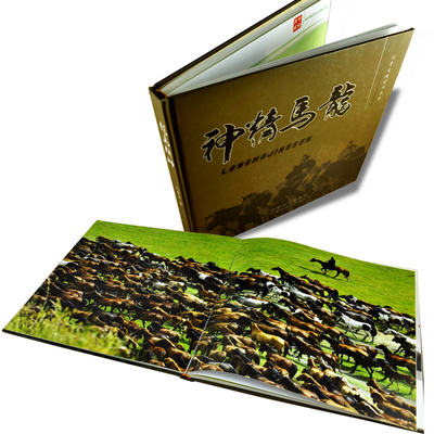 Glossy C2S Fine Art Paper Hardcover Book Printing Spot UV Finishing Photograph